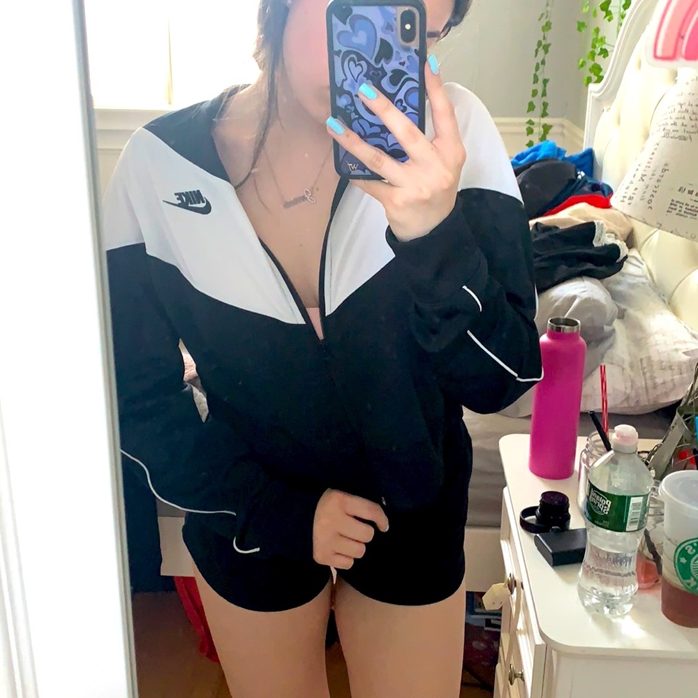 NIKE cropped zip up